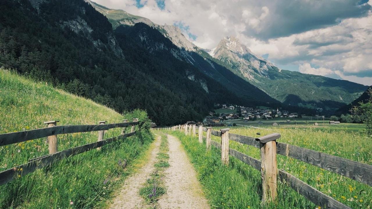Arlberghaus Rocks Villa เฟลียร์ช ภายนอก รูปภาพ