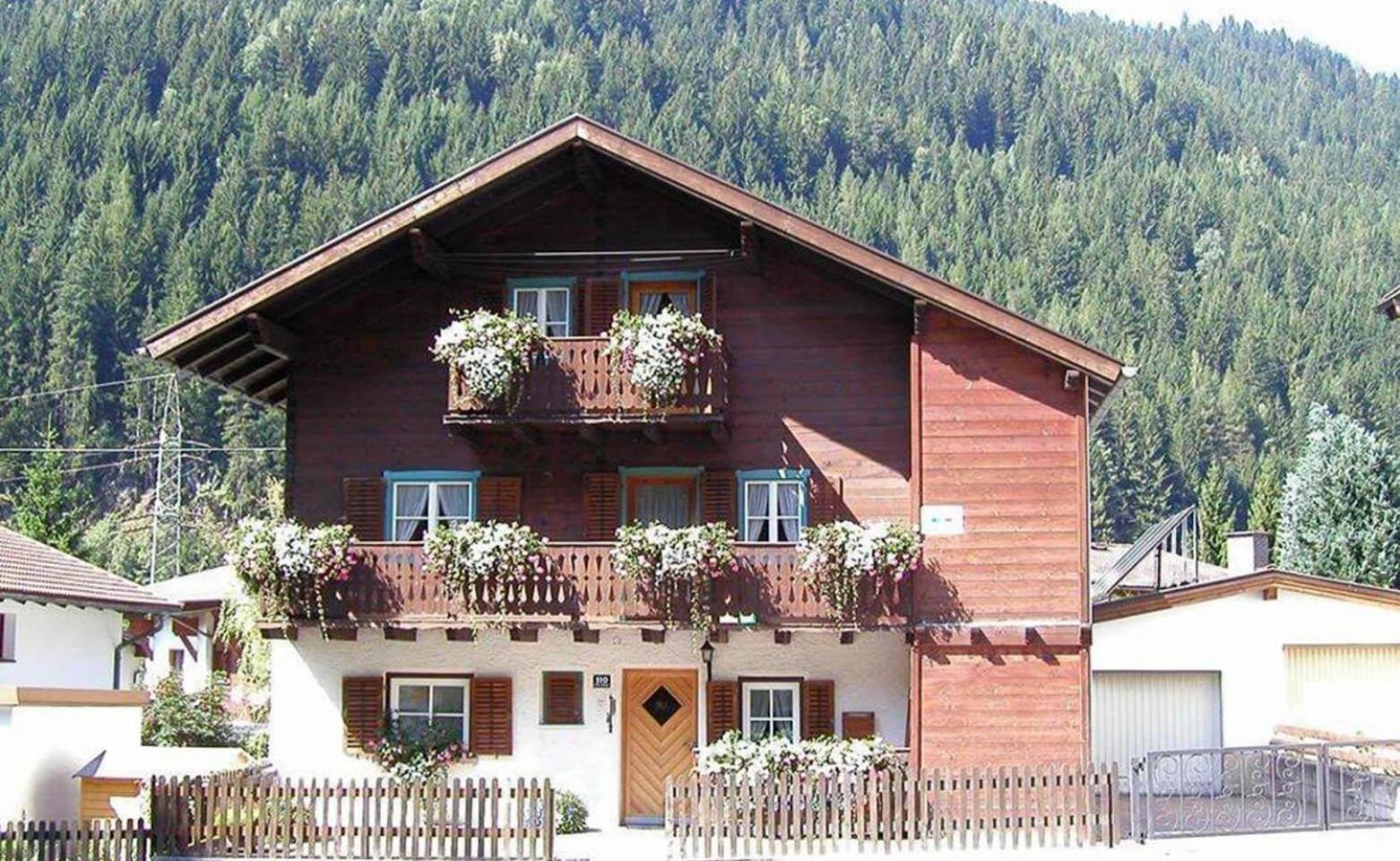 Arlberghaus Rocks Villa เฟลียร์ช ภายนอก รูปภาพ